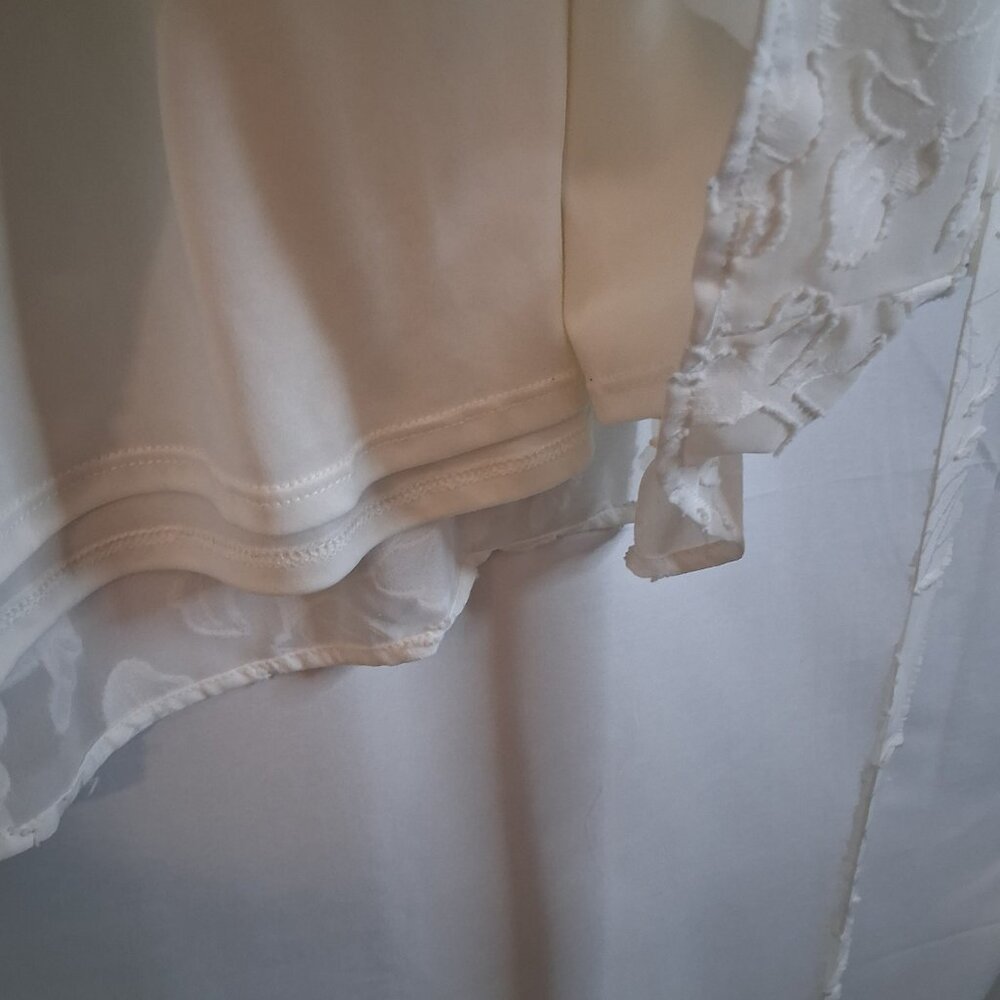 Motherhood White Lace Tunic size Medium - Picture 8 of 10